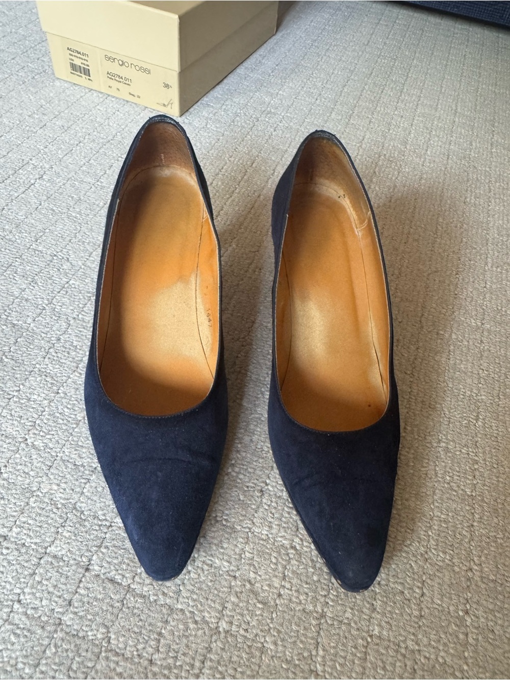 Vintage Rosina Ferragamo Schiavone "Joan" Navy Suede Pumps size 8
